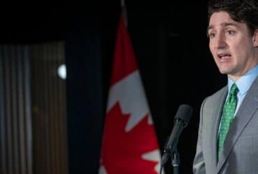 les maires des grandes villes canadiennes pressent justin trudeau d'agir rapidement pour débloquer des fonds consacrés au logement. cette demande vise à lutter contre la crise du logement et à améliorer l'accès à des logements abordables pour tous. découvrez les enjeux et les attentes des municipalités face à cette problématique cruciale.